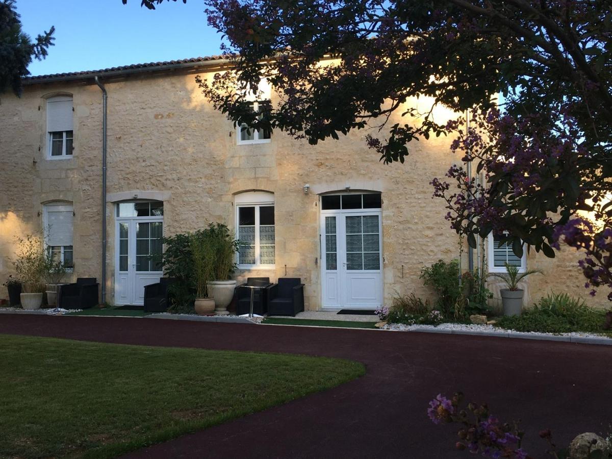 Bed & Breakfast Jardin D'arcy - D'hotes Avec Piscine Et Bois