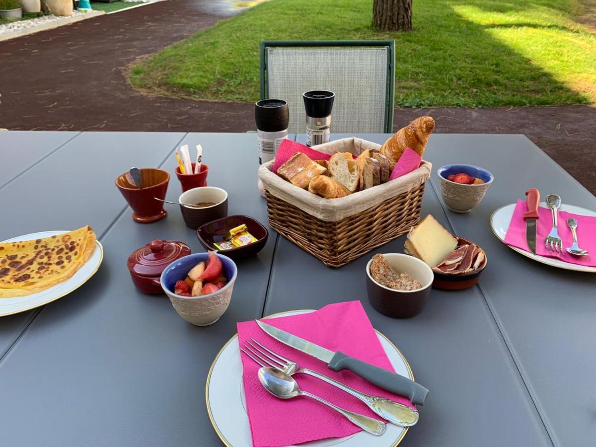 Bed & Breakfast Jardin D'arcy - D'hotes Avec Piscine Et