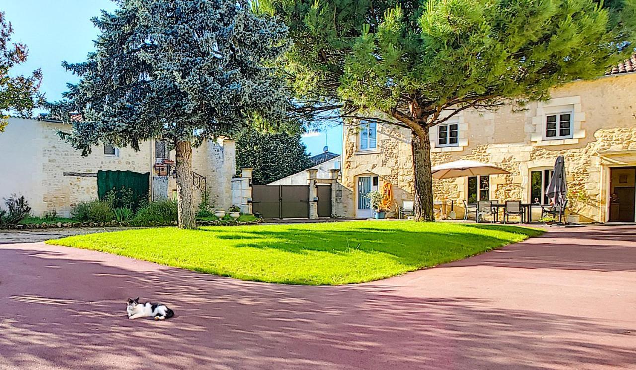 Jardin D'arcy - D'hotes Avec Piscine Et Bois