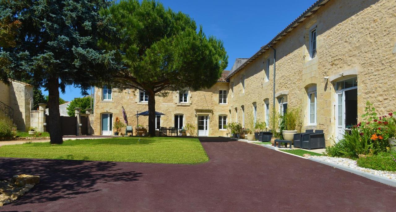 Jardin D'arcy - D'hotes Avec Piscine Et Bed & Breakfast
