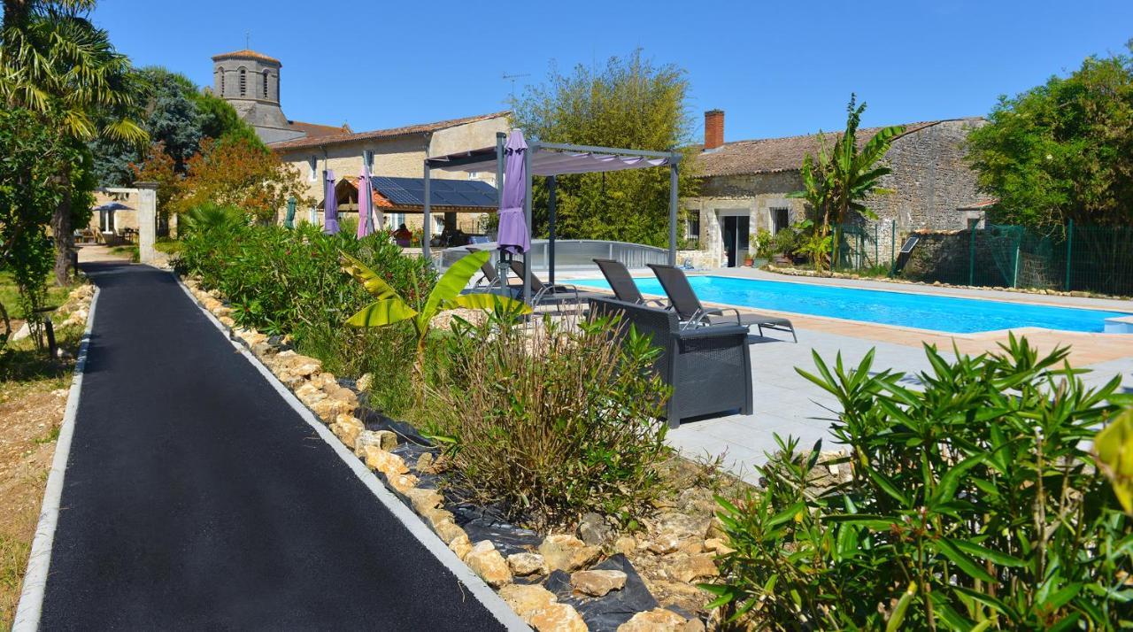 Jardin D'arcy - D'hotes Avec Piscine Et Bois